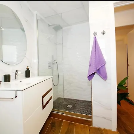 Amazing 3bd Apt. Beach And Center + Parking *