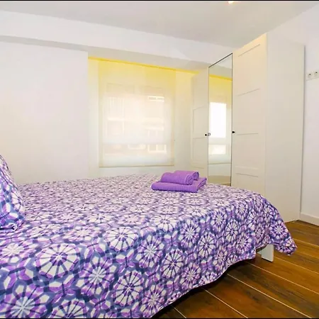 Apartment Amazing 3bd Apt. Beach And Center + Parking *
